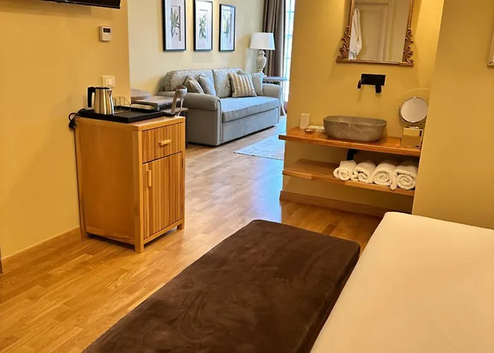 酒店 Blerina's Agritourism Concept *