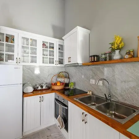 Blerina's Agritourism Concept 호텔 *